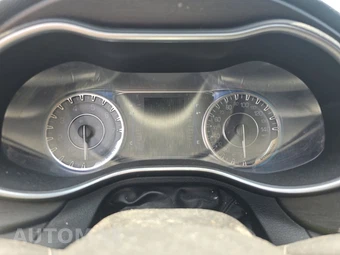 2016 Chrysler 200 Limited – miniatura 12