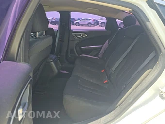 2016 Chrysler 200 Limited – miniatura 13