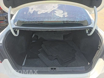 2016 Chrysler 200 Limited – miniatura 16
