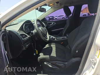 2016 Chrysler 200 Limited – miniatura 7