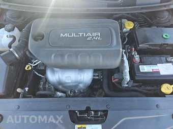 2016 Chrysler 200 Limited - miniatura 10