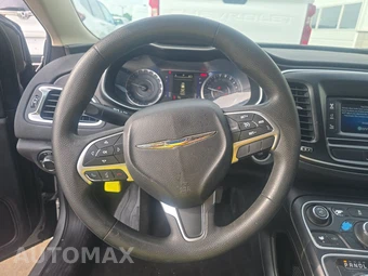 2016 Chrysler 200 Limited - miniatura 10