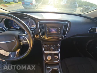 2016 Chrysler 200 Limited - miniatura 11