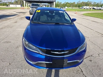 2016 Chrysler 200 Limited - miniatura 2