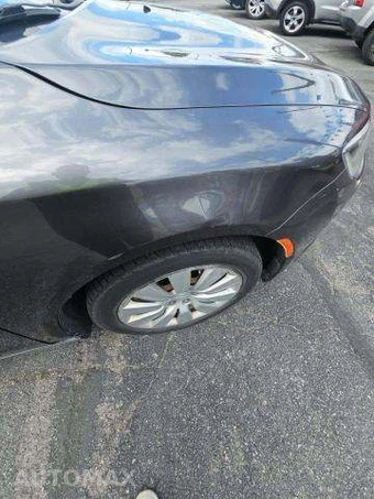 2016 Chrysler 200 LX – miniatura 31
