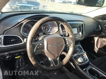 2016 Chrysler 200 Touring - miniatura 10