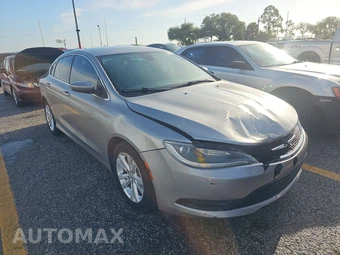 2016 Chrysler 200 Touring - miniatura 3