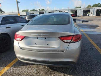 2016 Chrysler 200 Touring - miniatura 5