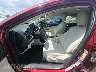 2016 Chrysler 200 Touring – miniatura 3