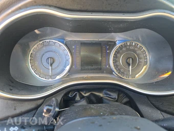 2016 Chrysler 200 Touring – miniatura 12