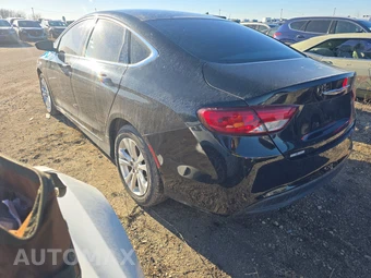 2016 Chrysler 200 Touring – miniatura 6