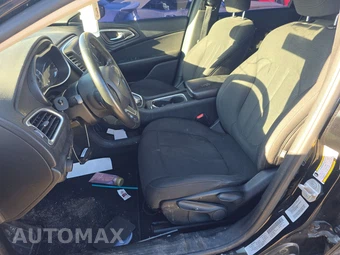 2016 Chrysler 200 Touring – miniatura 7