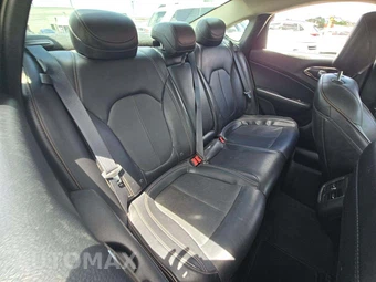 2016 Chrysler 200C – miniatura 16