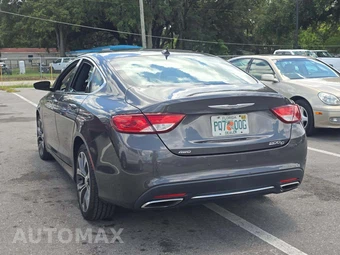 2016 Chrysler 200C – miniatura 2