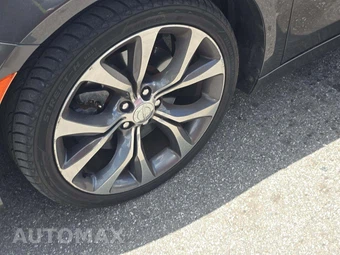 2016 Chrysler 200C – miniatura 25
