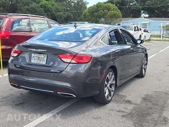 2016 Chrysler 200C – miniatura 3