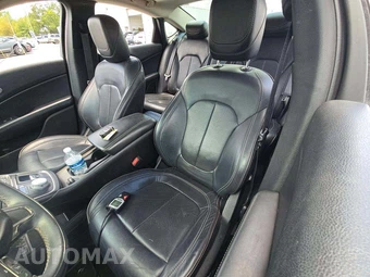 2016 Chrysler 200C – miniatura 6