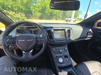 2016 Chrysler 200S – miniatura 10
