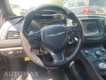 2016 Chrysler 200S - miniatura 10