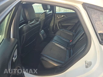 2016 Chrysler 200S – miniatura 13