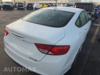2016 Chrysler 200S – miniatura 4