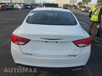 2016 Chrysler 200S – miniatura 5