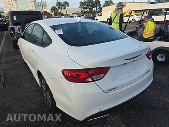2016 Chrysler 200S – miniatura 6