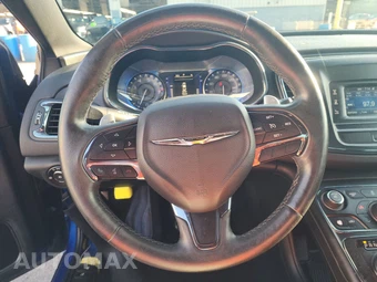 2016 Chrysler 200S – miniatura 10
