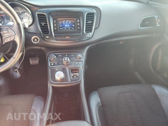 2016 Chrysler 200S – miniatura 11