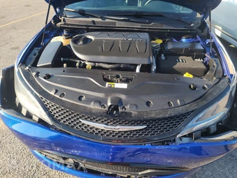 2016 Chrysler 200S – miniatura 15