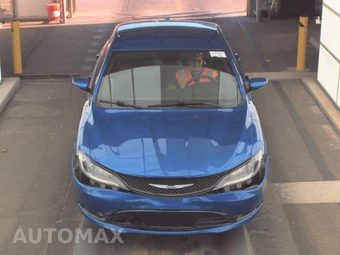 2016 Chrysler 200S – miniatura 2