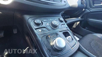 2016 Chrysler 200S – miniatura 28