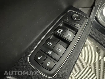 2016 Chrysler 300 Anniversary - miniatura 37