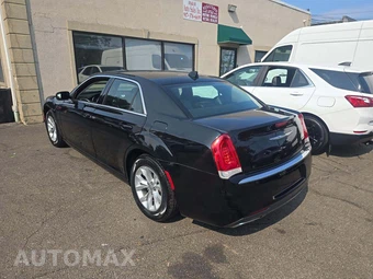 2016 Chrysler 300 Limited - miniatura 2