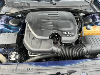 2016 Chrysler 300 Limited - miniatura 11