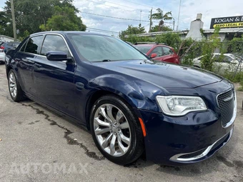 2016 Chrysler 300 Limited - miniatura 3