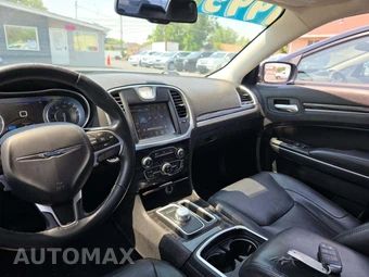 2016 Chrysler 300 Limited – miniatura 10
