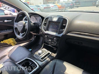 2016 Chrysler 300 Limited – miniatura 19