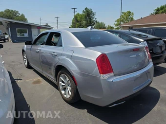 2016 Chrysler 300 Limited – miniatura 2