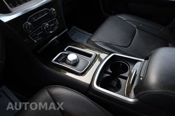 2016 Chrysler 300C - miniatura 12
