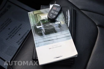 2016 Chrysler 300C - miniatura 13