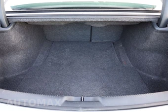 2016 Chrysler 300C - miniatura 17