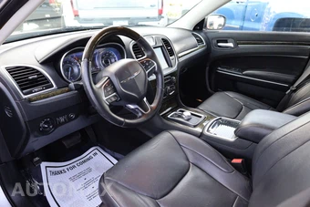 2016 Chrysler 300C - miniatura 8