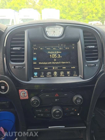 2016 Chrysler 300S – miniatura 10