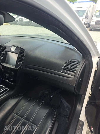 2016 Chrysler 300S – miniatura 19
