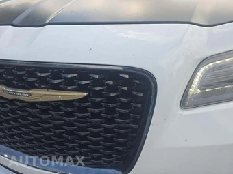 2016 Chrysler 300S – miniatura 24