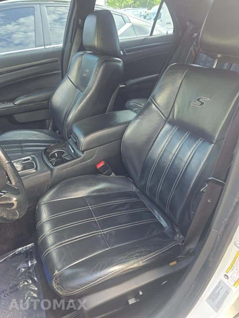 2016 Chrysler 300S – miniatura 6