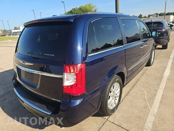 2016 Chrysler Town & Country Limited Platinum 121.2" WB - miniatura 4