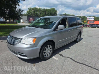 2016 Chrysler Town & Country Touring 121.2" WB