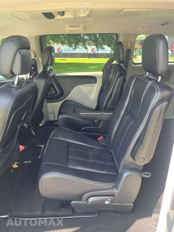 2016 Chrysler Town & Country Touring 121.2" WB - miniatura 13